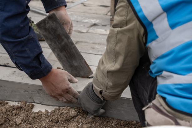 Pavimentos intertravados: descubra os erros mais comuns na execução e aprenda como evitá-los com as orientações de Valderci Malagosini Machado.