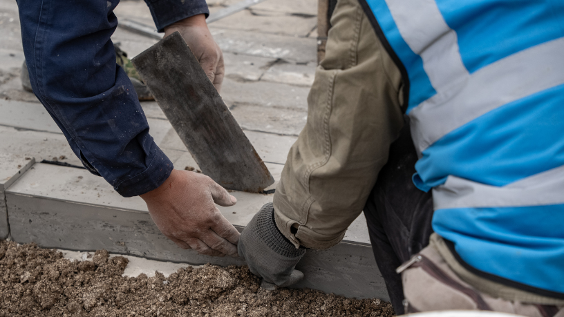 Pavimentos intertravados: descubra os erros mais comuns na execução e aprenda como evitá-los com as orientações de Valderci Malagosini Machado.